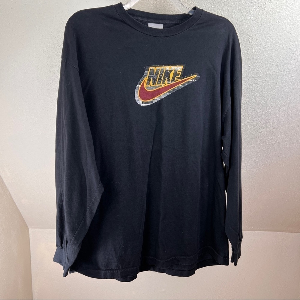 NIKE Long Sleeve Graphic Tee. Size XXL. 100% Cotton. Ribbed cuffs. Black w/Logo